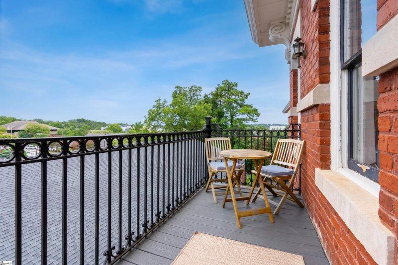 Property image 2 at 400 E Washington Street, Greenville, SC 29601