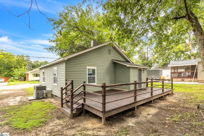 Property image 2 at 104 McDade Street, Greenville, SC 29611