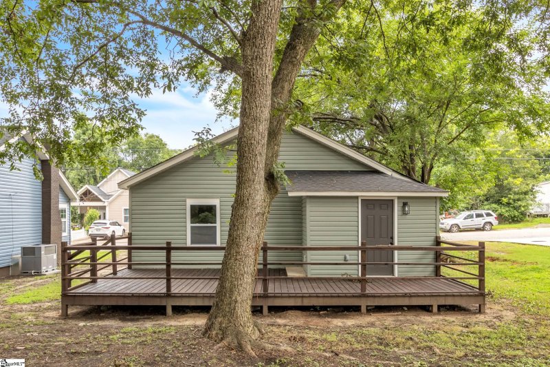 Property image 4 at 104 McDade Street, Greenville, SC 29611