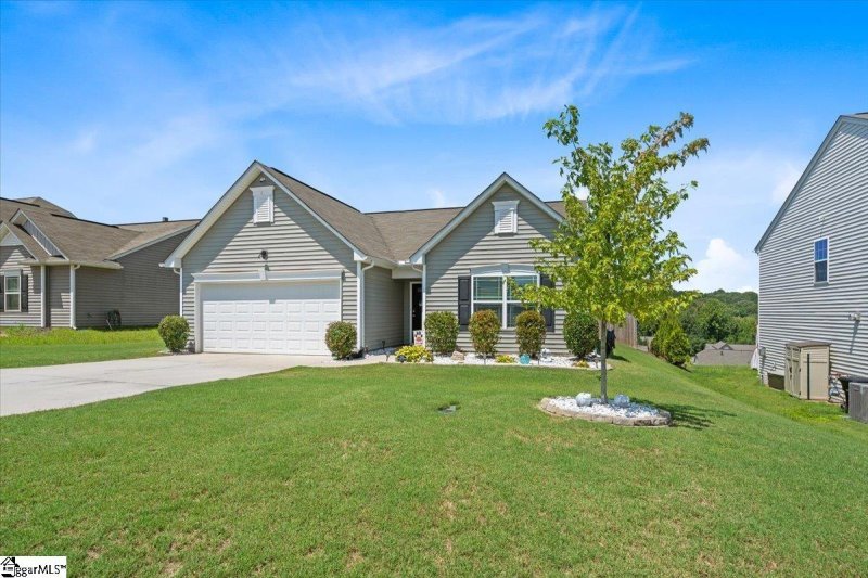 Property image 2 at 420 Basalt Court, Easley, SC 29642