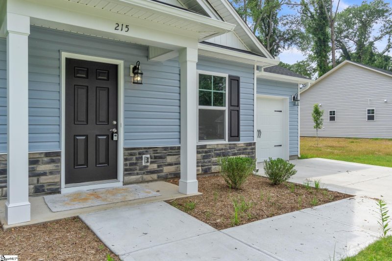 Property image 3 at 215 Stratford Road, Greenville, SC 29605
