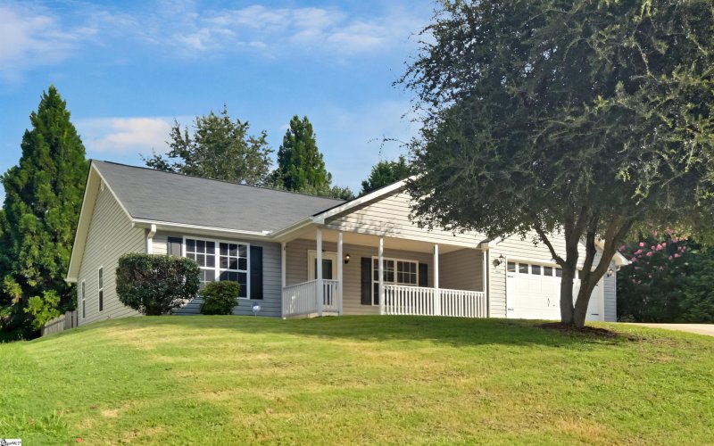 Property image 4 at 409 Lily Pond Lane, Taylors, SC 29687