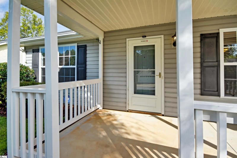 Property image 5 at 409 Lily Pond Lane, Taylors, SC 29687