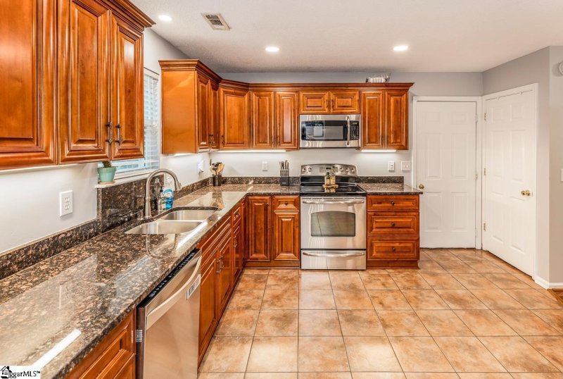 Property image 5 at 345 Riverside Chase Circle, Greer, SC 29650