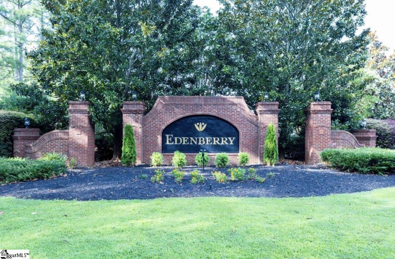 Property image 5 at 105 Breezewood Lane, Easley, SC 29642