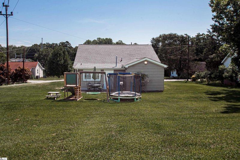 Property image 5 at 104 E Beattie Street, Liberty, SC 29657