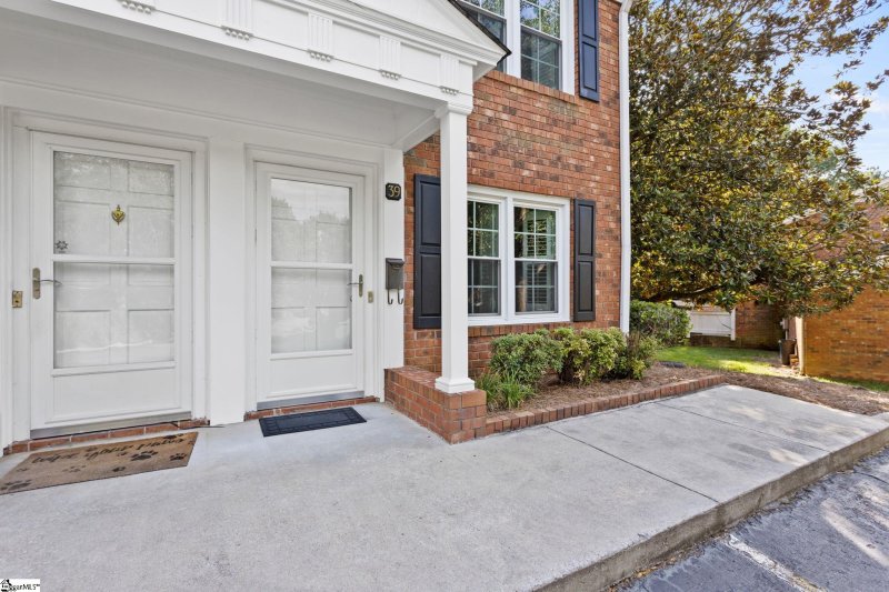 Property image 2 at 501 Edwards Road, Greenville, SC 29615-1267