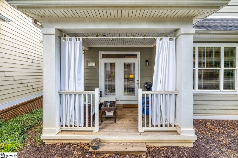 Property image 2 at 15 B Edge Court, Greenville, SC 29609