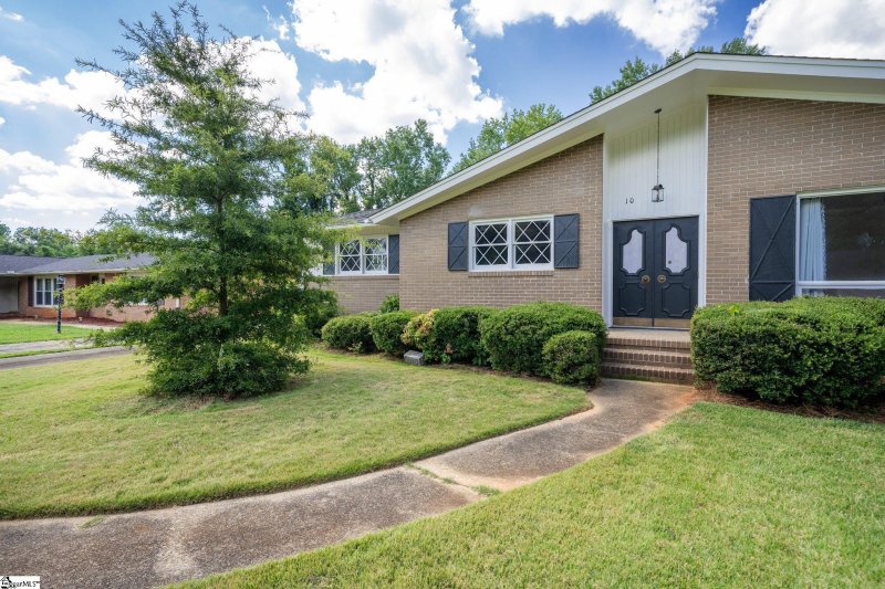 Property image 3 at 10 Eastcliffe Way, Greenville, SC 29611
