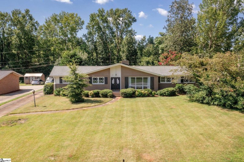 Property image 5 at 10 Eastcliffe Way, Greenville, SC 29611