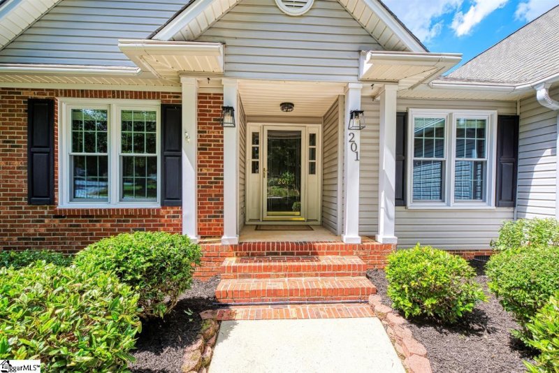 Property image 3 at 201 Edmondston Court, Mauldin, SC 29662
