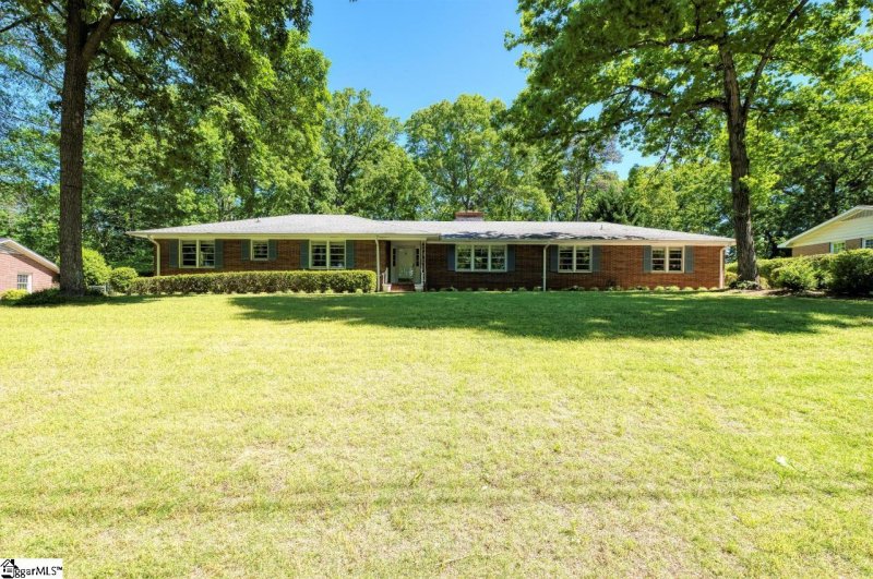 Property image 2 at 416 Trinity Way, Greenville, SC 29617