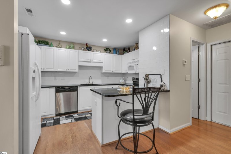 Property image 4 at 510 Cliffview Court, Greer, SC 29650