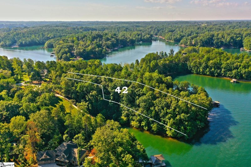 Property image 2 at 42 Retreat Pointe Road, West Union, SC 29696