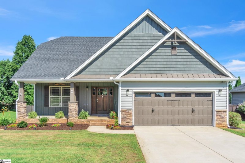 109 Crimson Glory Way