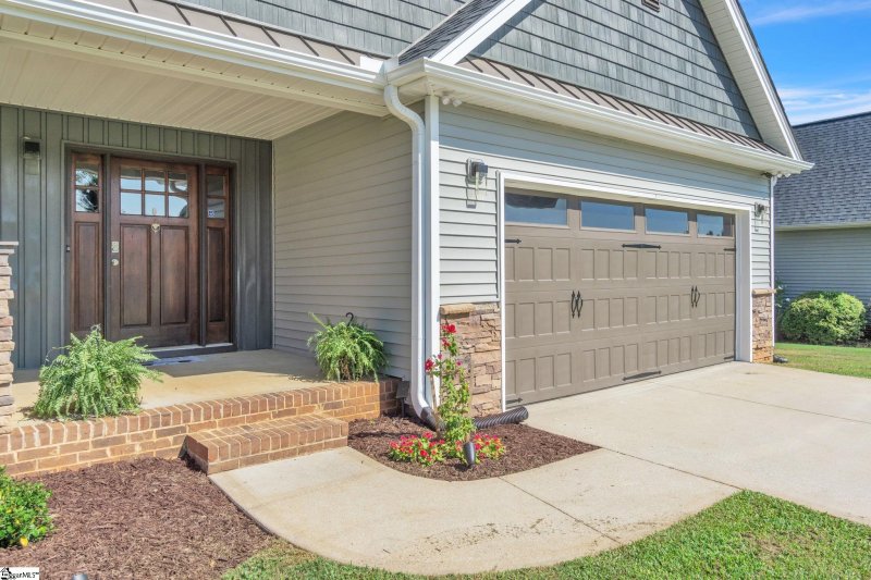 Property image 2 at 109 Crimson Glory Way, Travelers Rest, SC 29690