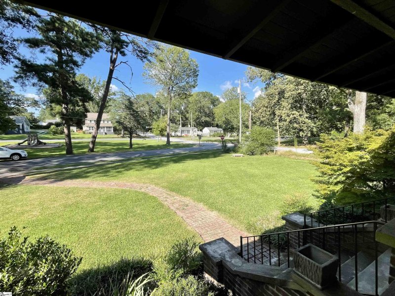 Property image 2 at 406 Calvert Avenue, Clinton, SC 29325