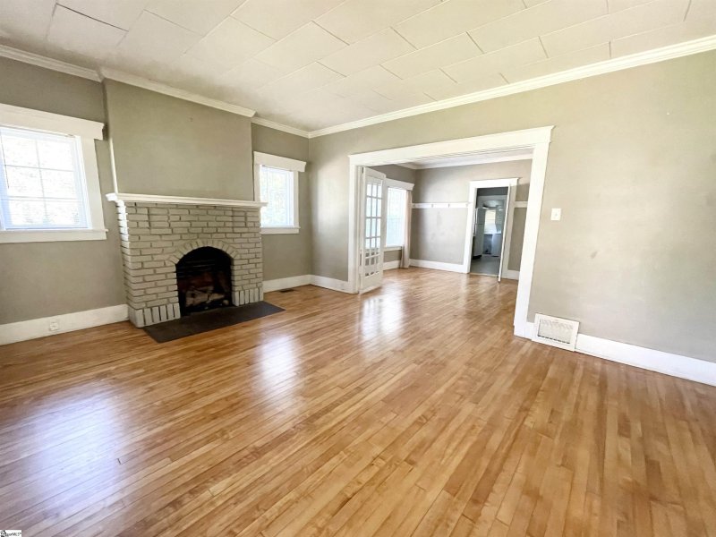 Property image 4 at 406 Calvert Avenue, Clinton, SC 29325