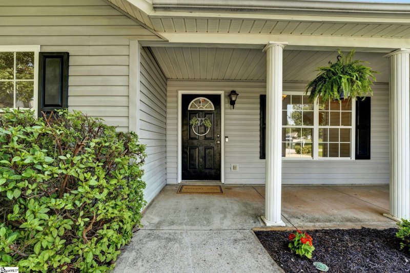 Property image 2 at 20 Fishing Run Court, Taylors, SC 29687