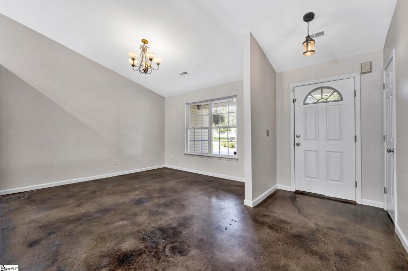 Property image 3 at 20 Fishing Run Court, Taylors, SC 29687