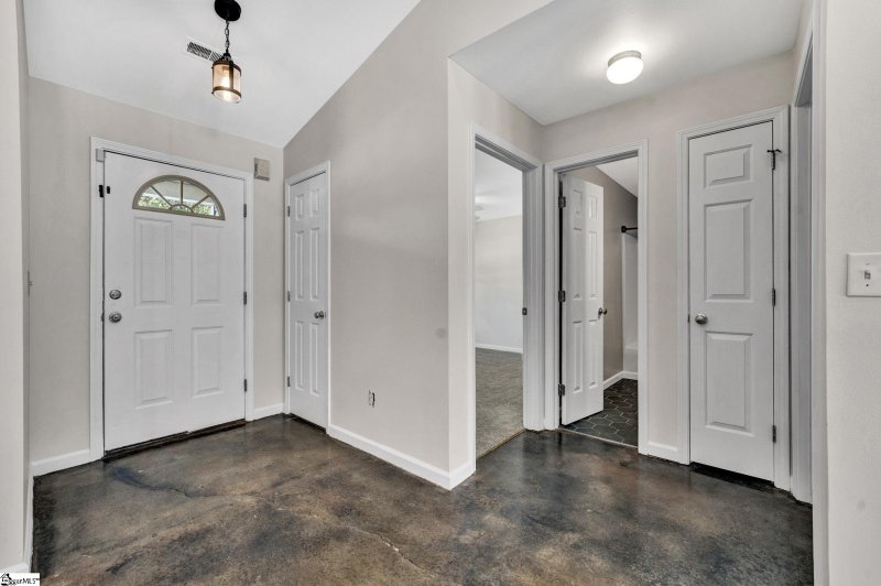 Property image 4 at 20 Fishing Run Court, Taylors, SC 29687