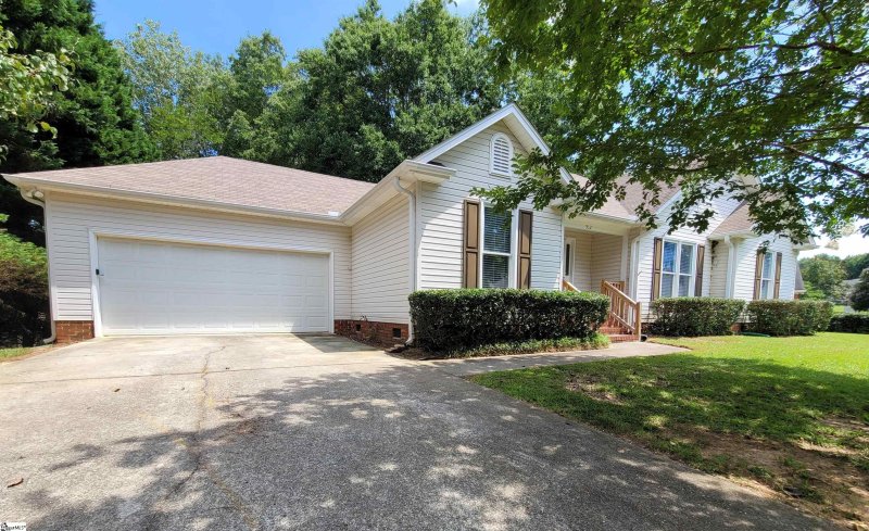 Property image 2 at 512 Two Gait Lane, Simpsonville, SC 29680