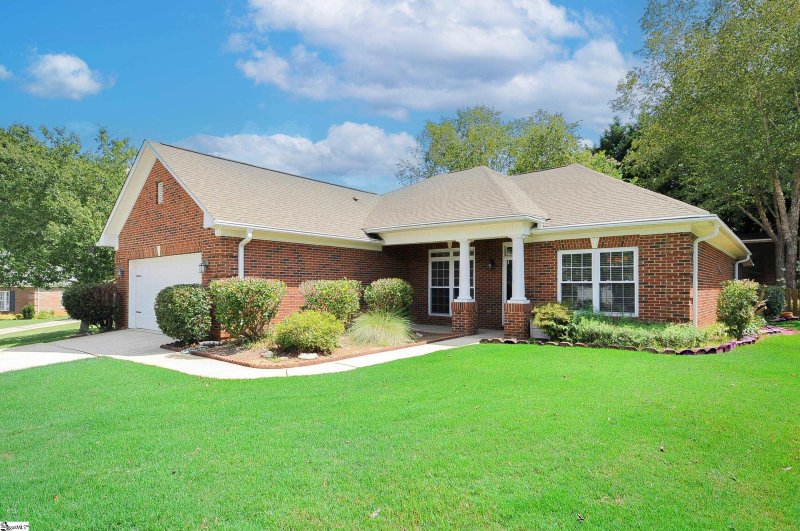 Property image 2 at 818 Palomino Court, Simpsonville, SC 29681