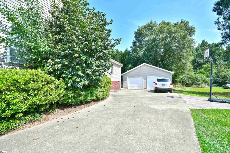 Property image 3 at 512 Slickum Road, Easley, SC 29640