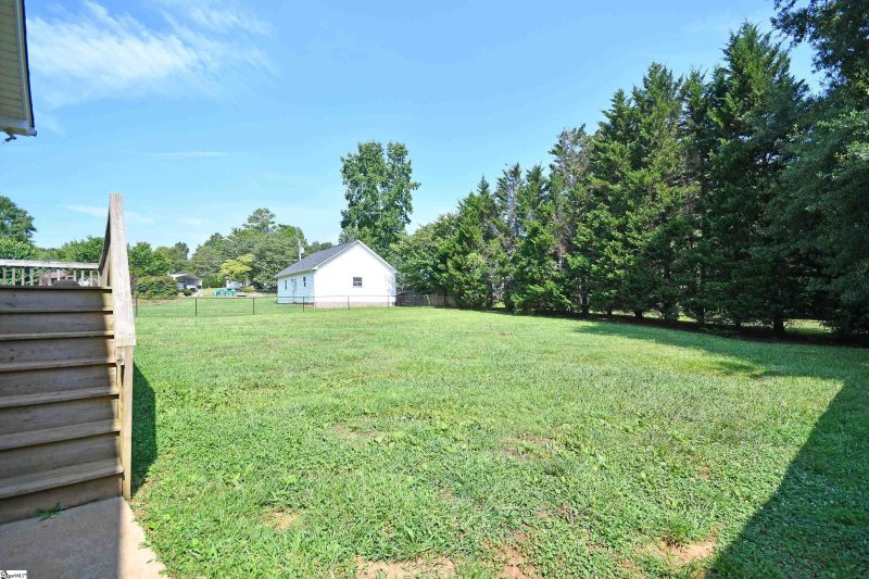 Property image 4 at 512 Slickum Road, Easley, SC 29640