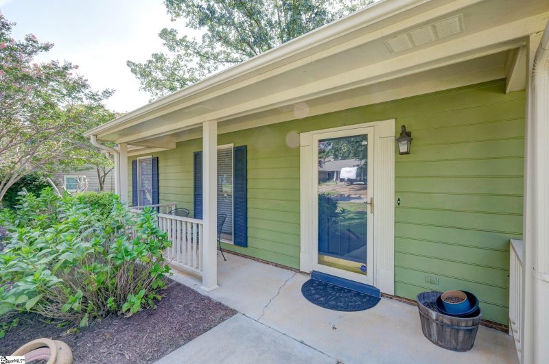 Property image 2 at 6 Poppy Meadow Lane, Simpsonville, SC 29681