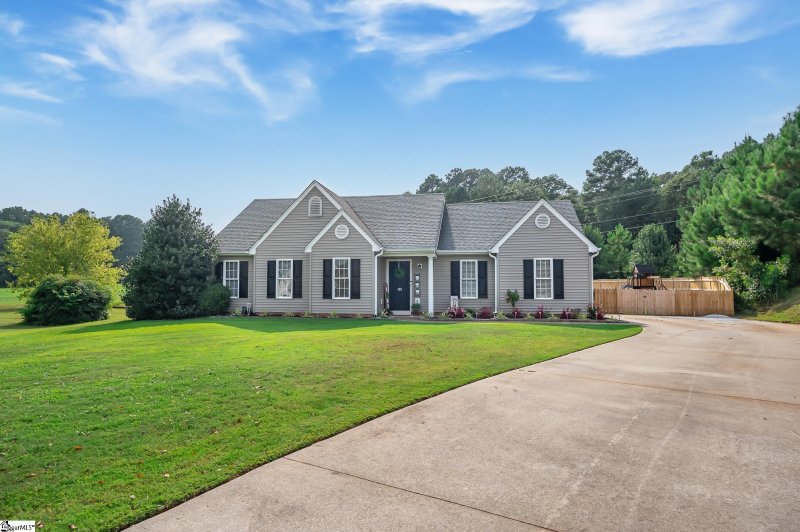 Property image 2 at 102 Carrageen Drive, Williamston, SC 29697