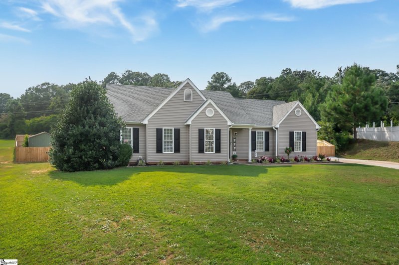 Property image 3 at 102 Carrageen Drive, Williamston, SC 29697