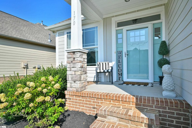Property image 3 at 170 Bur Oak Drive, Taylors, SC 29687