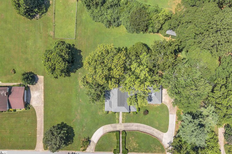 Property image 2 at 21 Ashburn Place, Greenville, SC 29615