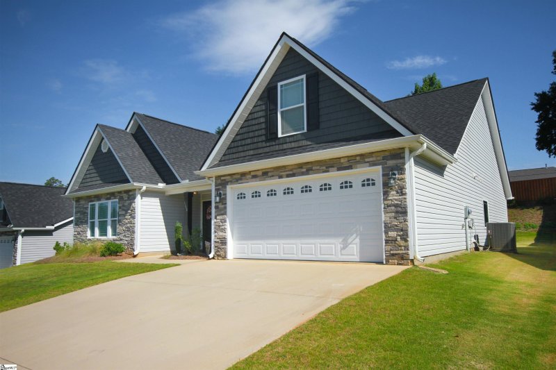 Property image 2 at 1108 Rosabella Lane, Greer, SC 29651