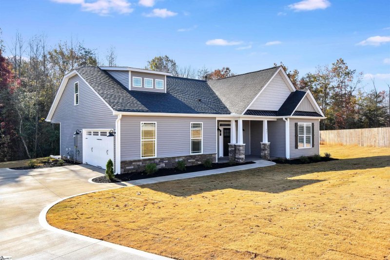 Property image 2 at 531 Turning Leaf Lane, Greer, SC 29651