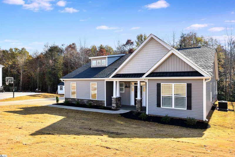 Property image 3 at 531 Turning Leaf Lane, Greer, SC 29651