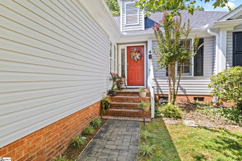 Property image 3 at 4 Mountain Trace Court, Greenville, SC 29609