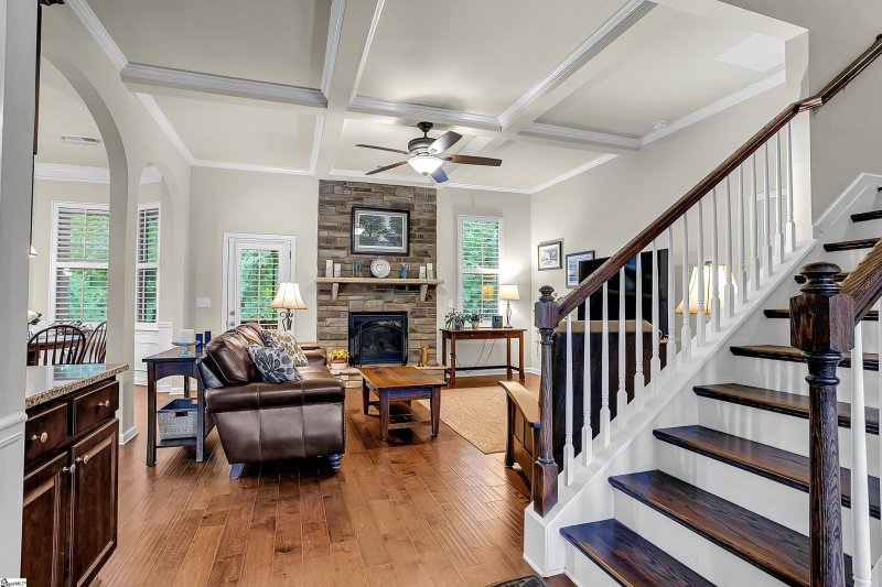 Property image 2 at 305 Mansfield Lane, Greer, SC 29650