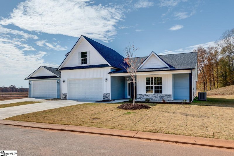 Property image 3 at 110 Legacy Lane, Pickens, SC 29671