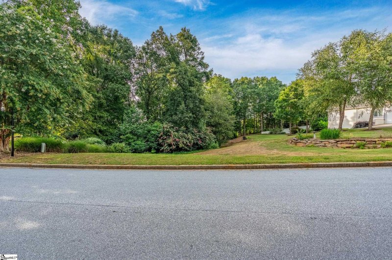 Property image 4 at 406 Old South Road, Duncan, SC 29334