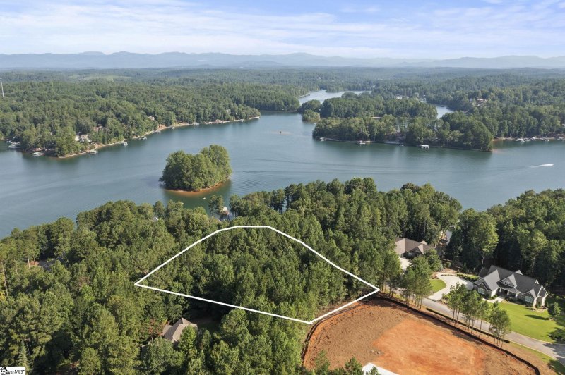 Property image 2 at 00 Shorewinds Court, Seneca, SC 29672