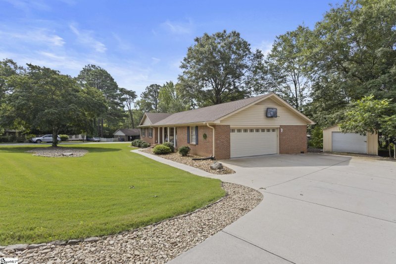 Property image 3 at 205 Bransfield Road, Greenville, SC 29615