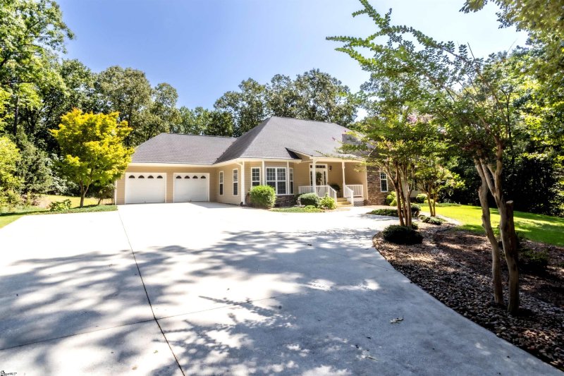 Property image 3 at 105 Fish Hawk Road, Cleveland, SC 29635