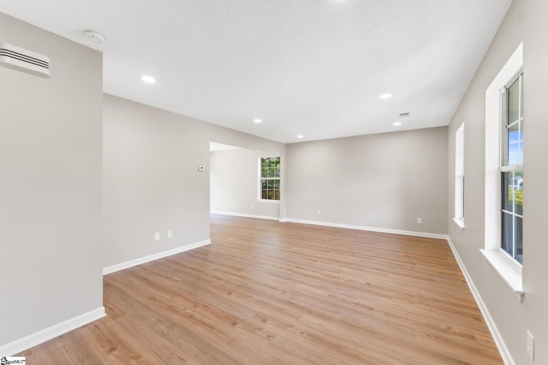 Property image 3 at 14 Seven Pines Court, Greer, SC 29651-5842