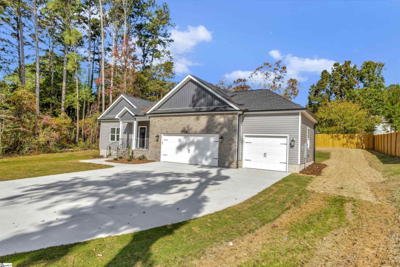 Property image 2 at 617 Regency Circle, Anderson, SC 29625