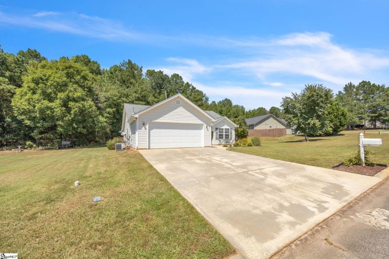 Property image 2 at 121 Malibu Road, Liberty, SC 29657