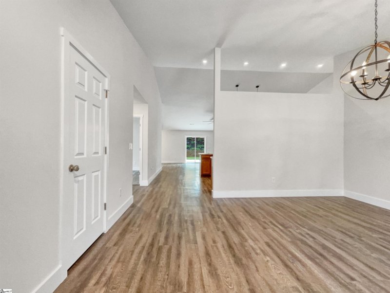 Property image 3 at 975 Slow Creek Court, Boiling Springs, SC 29316