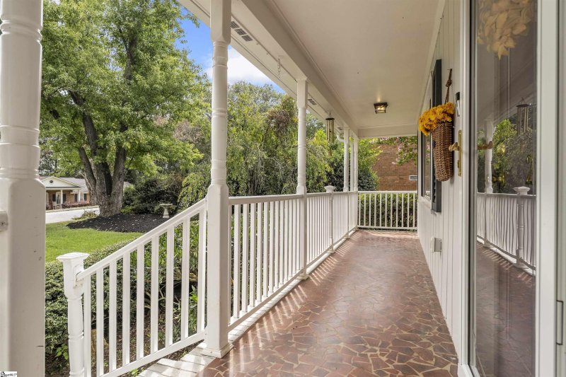 Property image 3 at 215 Donington Drive, Greenville, SC 29615