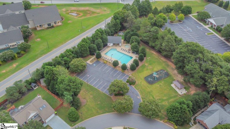 Property image 2 at 227 Clairhill Court, Simpsonville, SC 29680